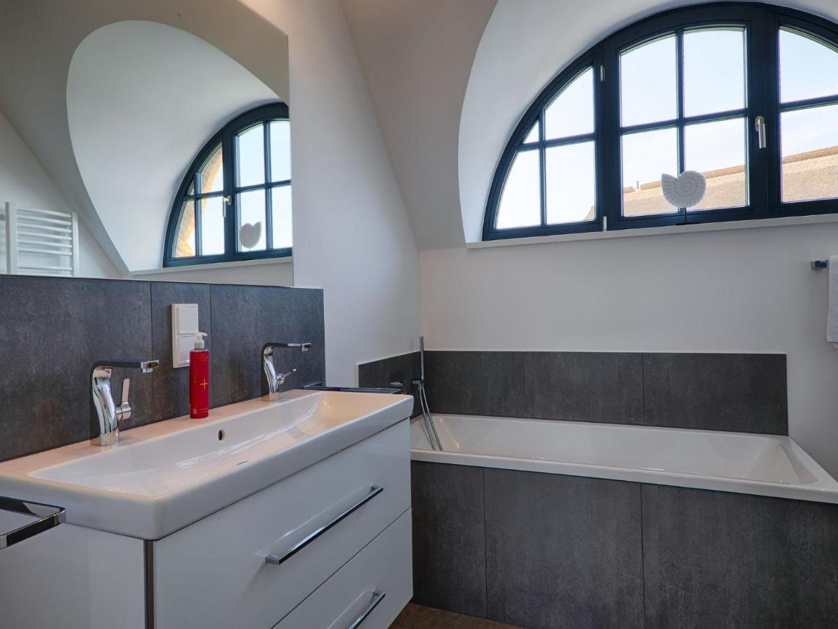 Reetland Am Meer - Premium Reetdachvilla Mit 3 Schlafzimmern, Sauna Und Kamin F23 德兰斯克 外观 照片